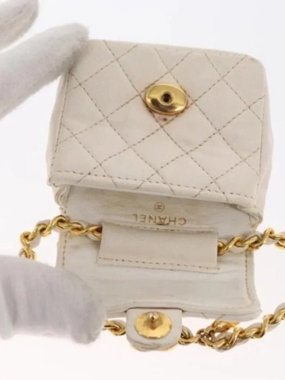 CHANEL Matelasse Key Holder Lamb Skin White Gold CC Auth bs33121